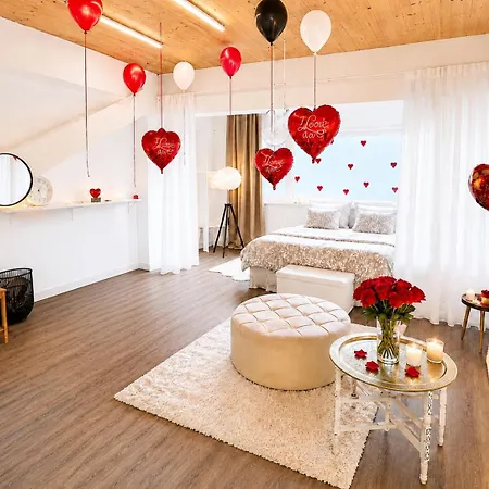 Loveroom & Jacuzzi *